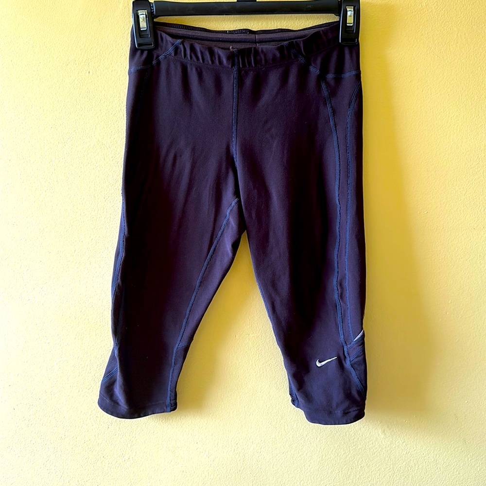 Gray Nike cropped running leggings
